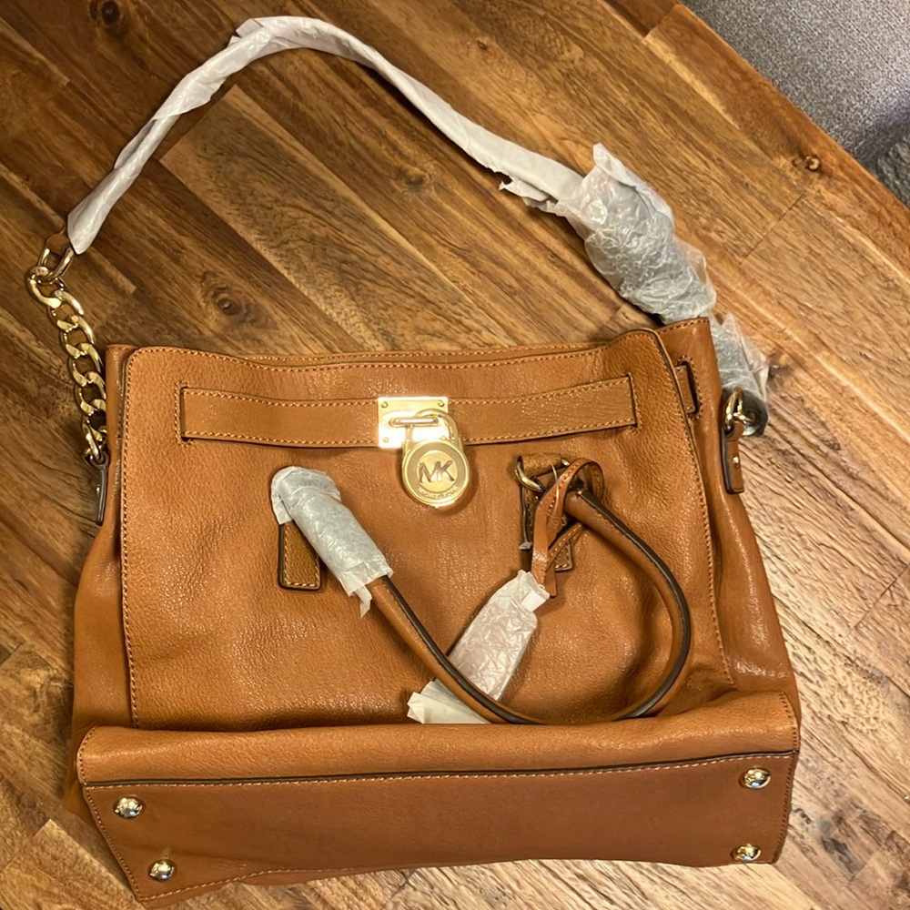 Michael Kors Tan Leather Shoulder Bag with Gold Hardware